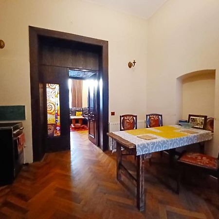 Aristocrat Vintage Apartment Braşov Exteriör bild