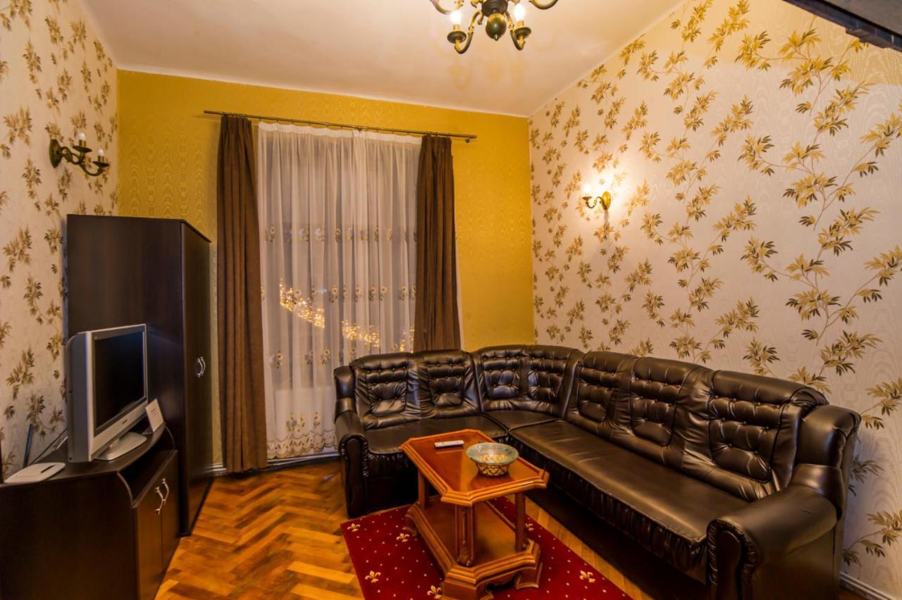 Aristocrat Vintage Apartment Braşov Exteriör bild