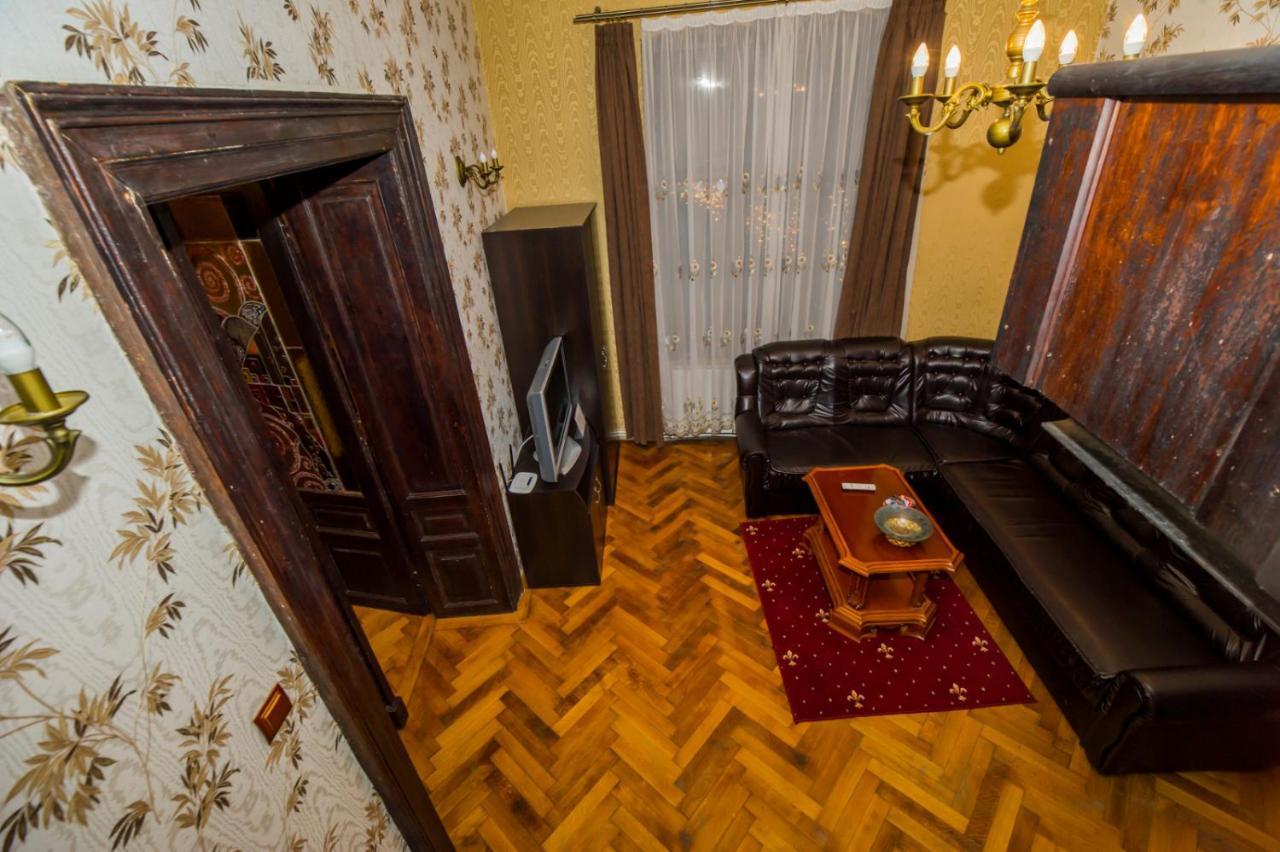 Aristocrat Vintage Apartment Braşov Exteriör bild