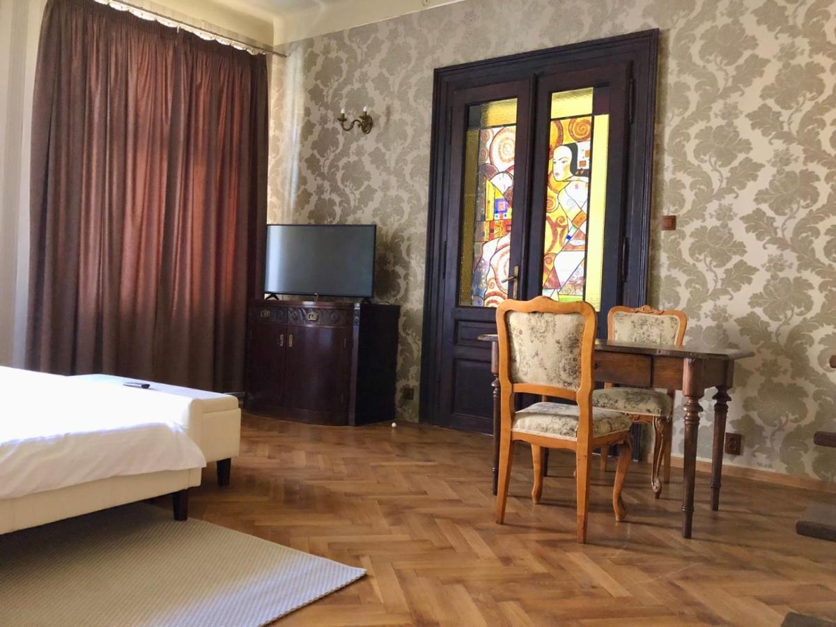 Aristocrat Vintage Apartment Braşov Exteriör bild