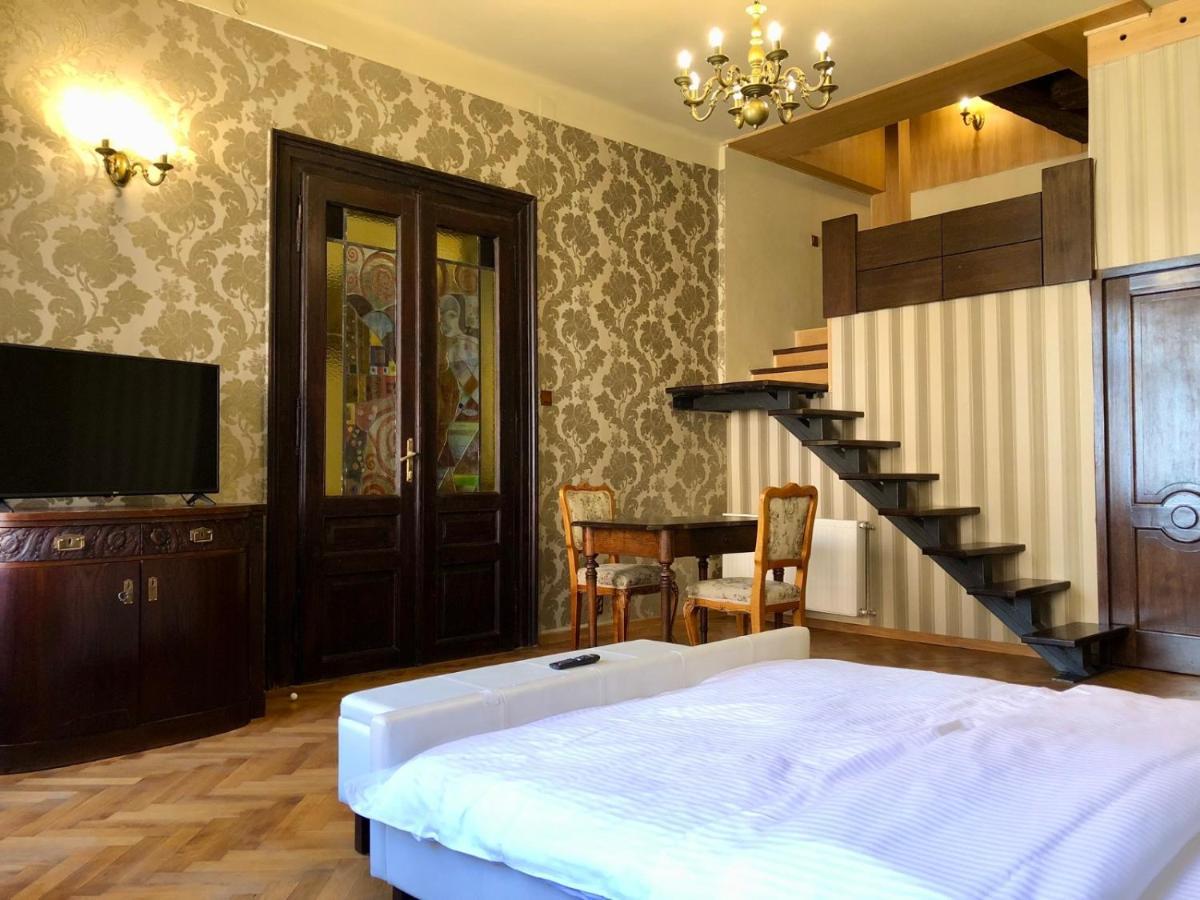 Aristocrat Vintage Apartment Braşov Exteriör bild
