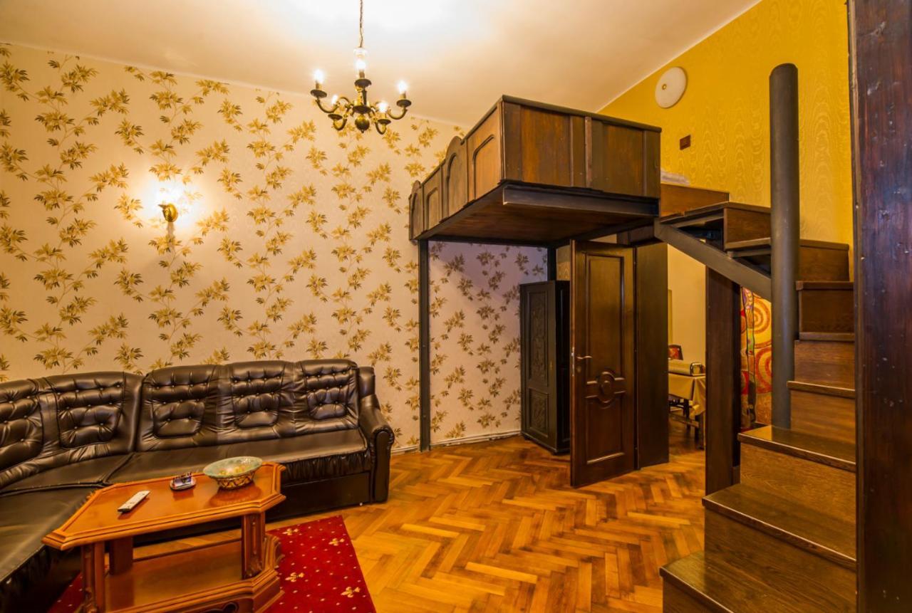 Aristocrat Vintage Apartment Braşov Exteriör bild